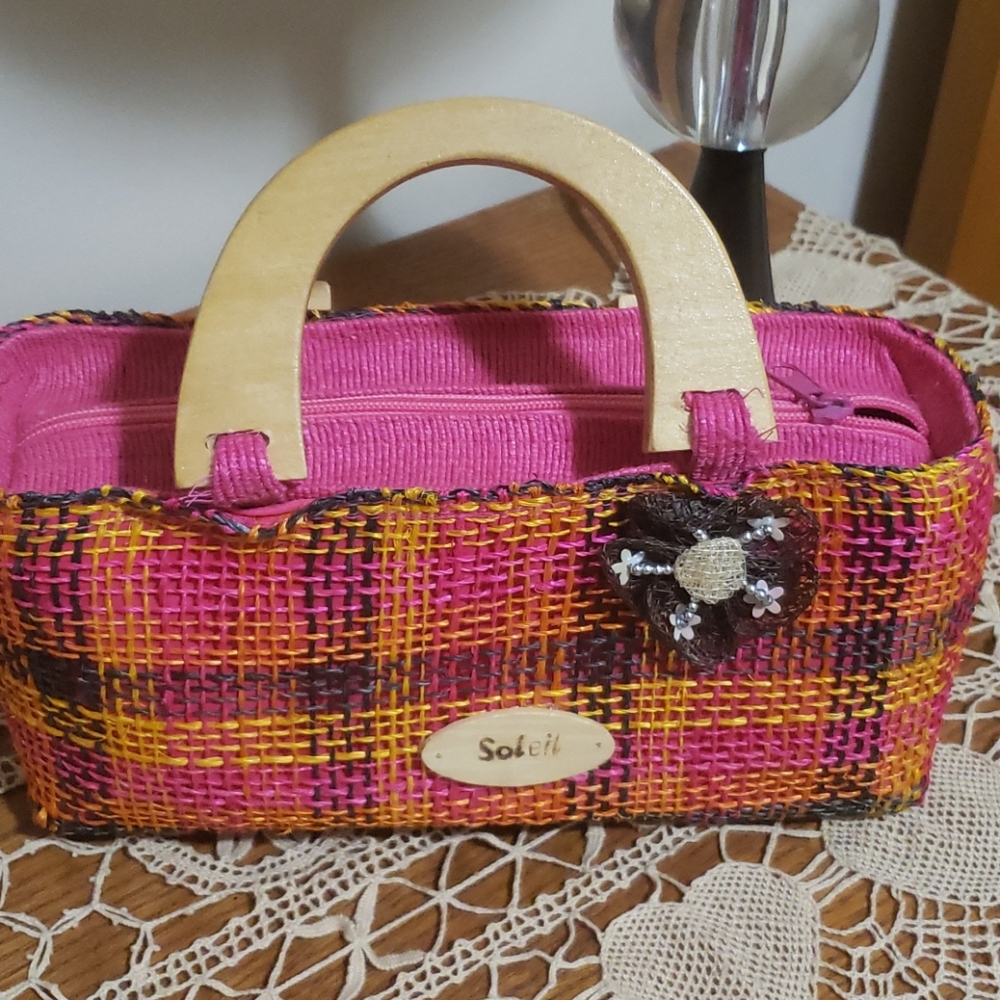 Purse - Picture 2 of 9